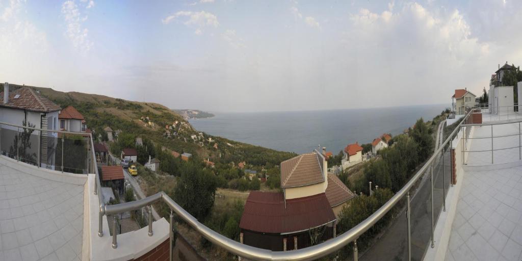 Momchil Villas Balchik Bagian luar foto